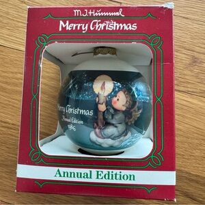 1986 M.J. Hummel Merry Christmas Annual Edition Ornament Angel Candle w Box
